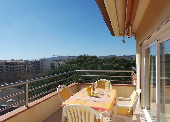 Διαμέρισμα Spacious And Bright Flat Downtown And Beaches - Swimming Pool Αντίμπ