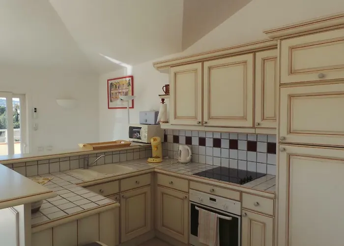 Διαμέρισμα Spacious And Bright Flat Downtown And Beaches - Swimming Pool Αντίμπ