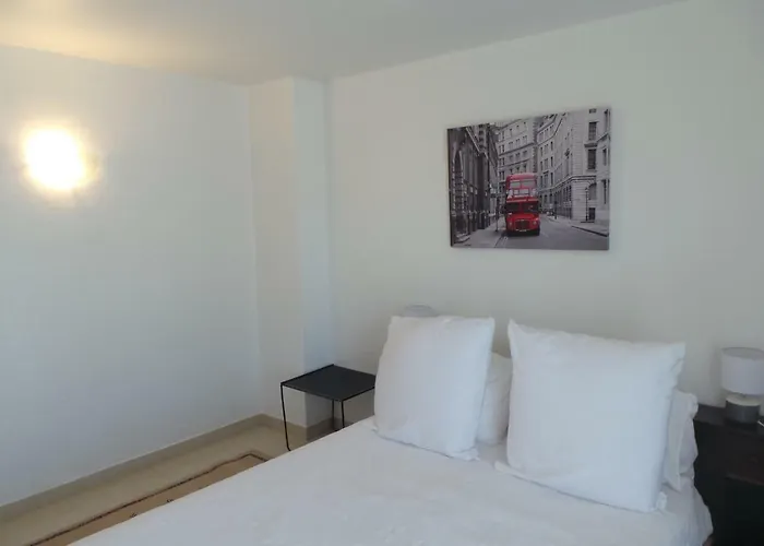 Spacious And Bright Flat Downtown And Beaches - Swimming Pool * Αντίμπ